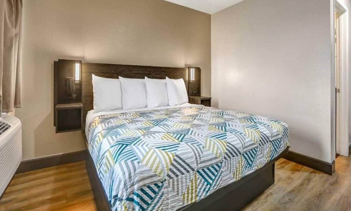 San Bernardino Apartment | 1 Full Bed|ADA/RI Shower/Deluxe