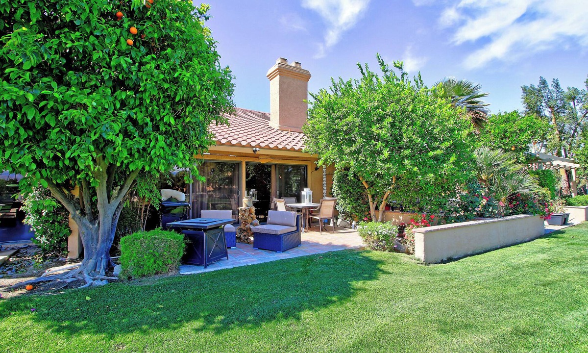 Palm Desert House | 2 Bedroom at Woodhaven Country Club in Palm Desert.