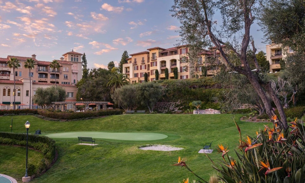 Newport Coast Resort | 2-bedroom resort in beautiful Newport Coast with fitness room, Spa and Pools.
