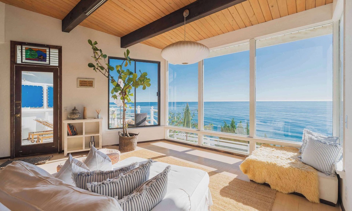 Western Malibu House | A Beachfront Bungalow on Malibu's Broad Beach