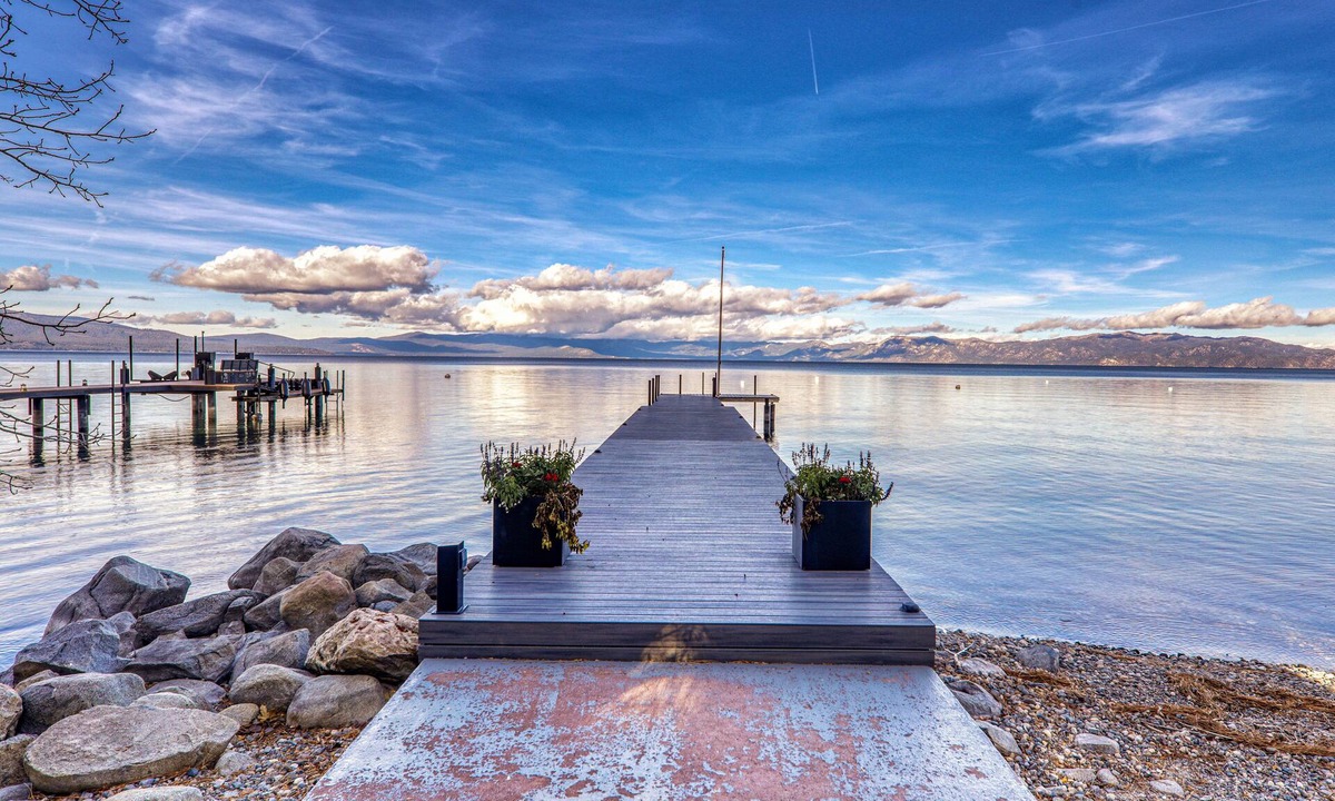Tahoma House | Aerial Grace Lakeside by Tahoe Getaways – 4BR w/Private Beach, Pier, & Buoy!