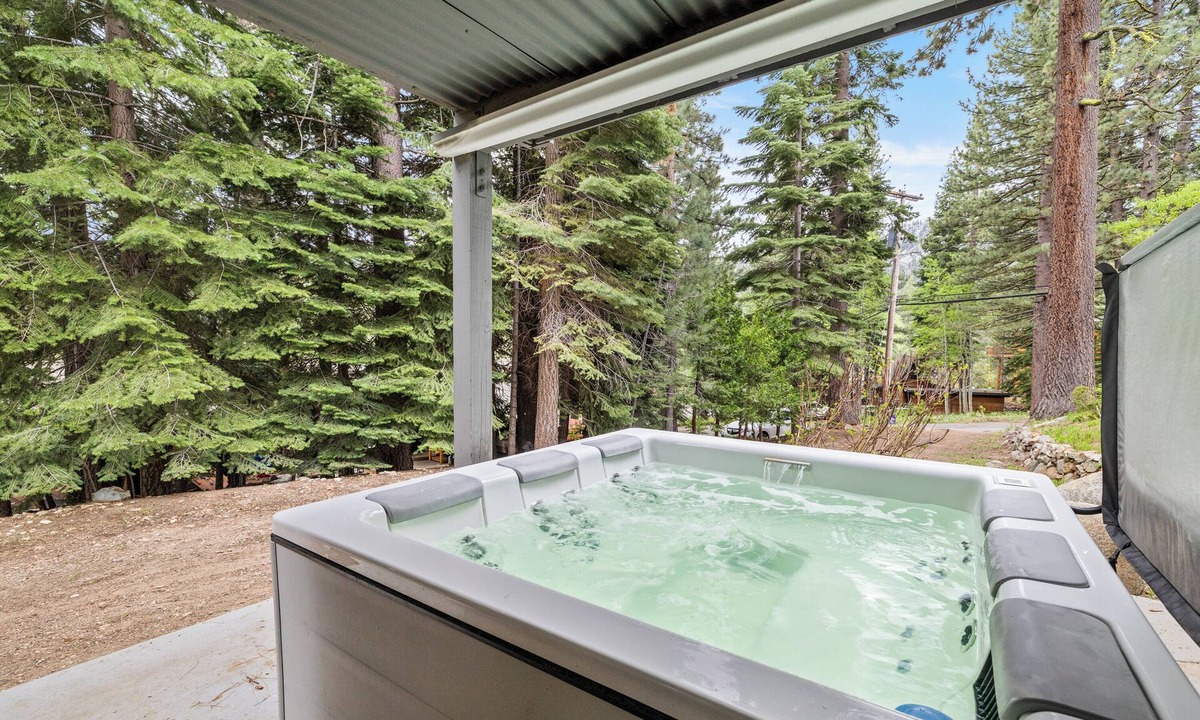 Olympic Valley Cabin | Apres on Sandy Way - Adventure-ready Palisades Home, Private Hot Tub, Near Lake Tahoe