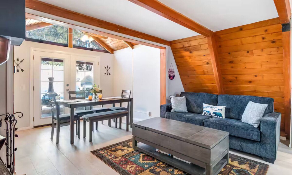 Arrowbear Lake Cabin | ArrowBear Ranch-2 Bedroom Home w/Wifi and Jacuzzi
