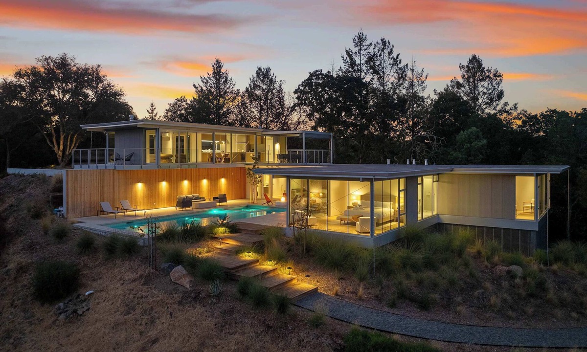 Santa Rosa House | Award-Winning Glass House · Pool · Wine Country