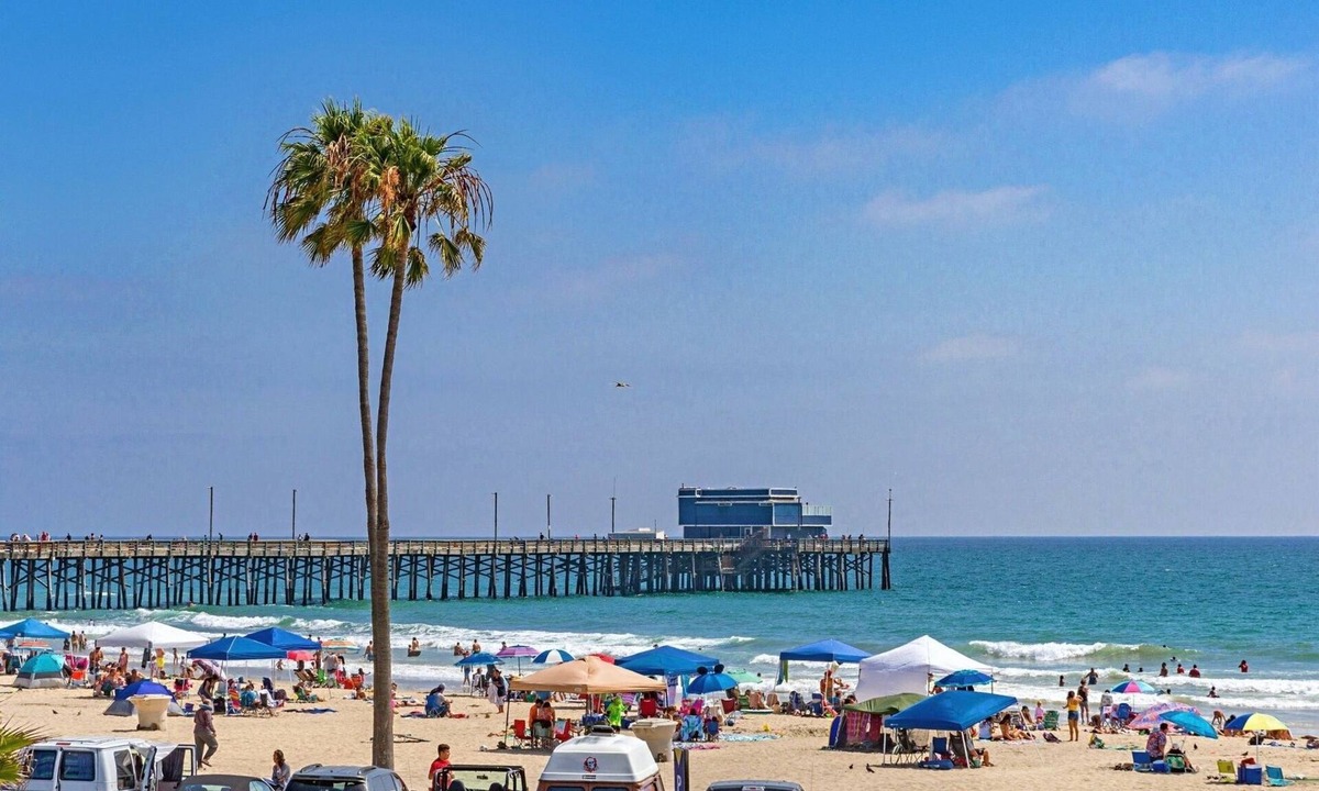 West Newport House | Balboa Peninsula Oceanfront Strand House with Ocean Views of Catalina! Stay Now!