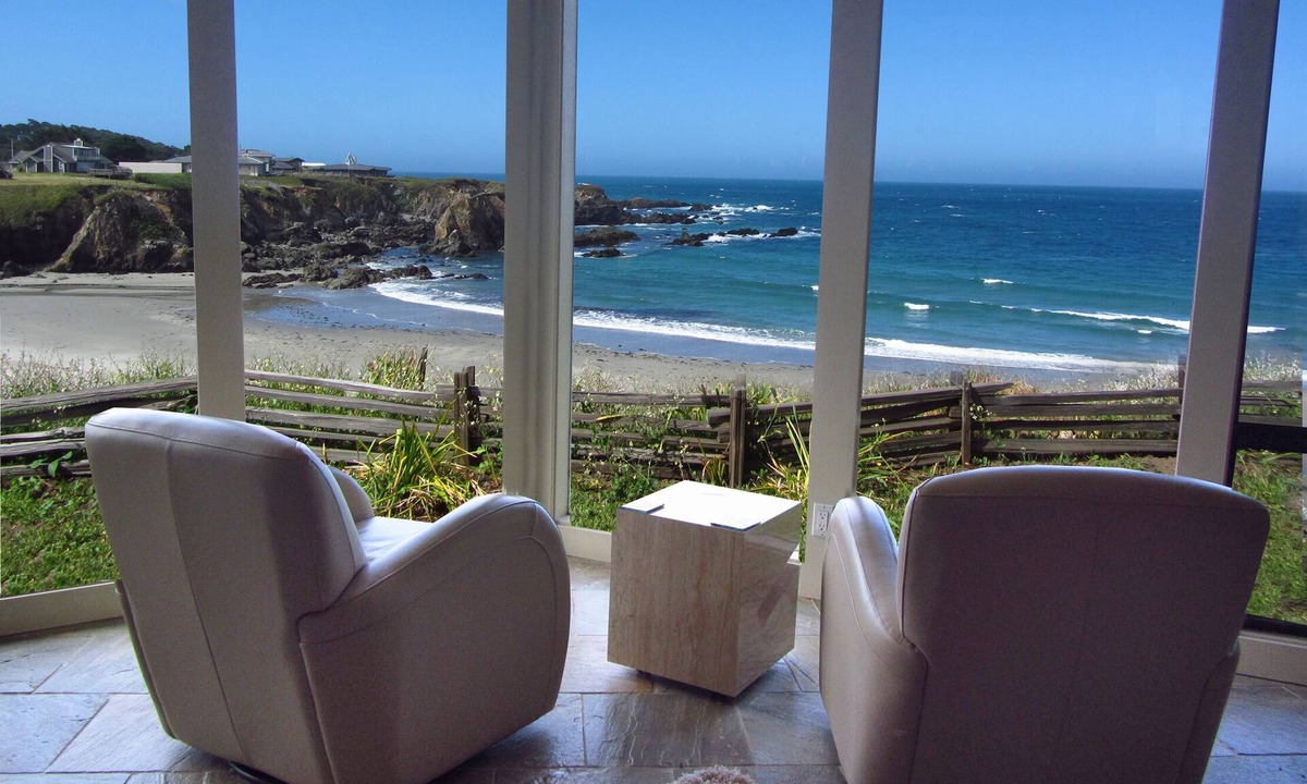 Fort Bragg House | BEACH ACCESS AND OCEAN FRONT HOME