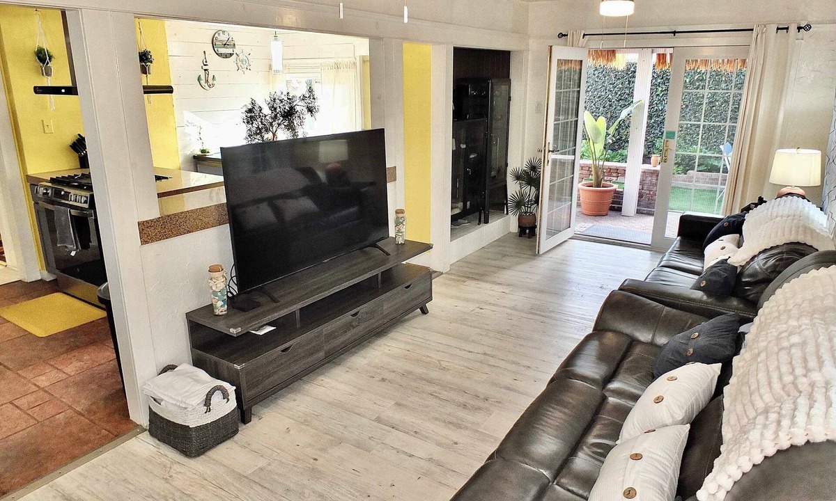 Eastside House | Beach Close, Backyard Retreat, Sleeps 4