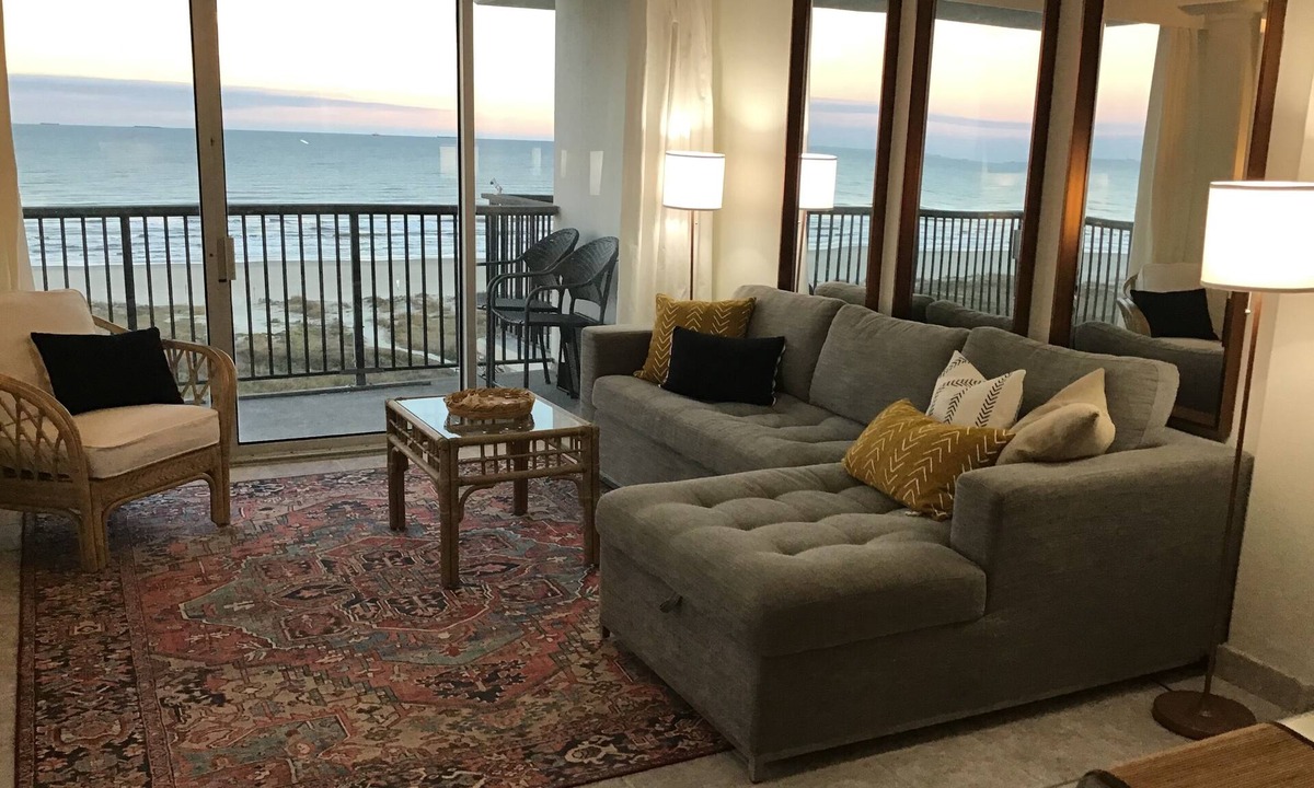 Galveston Condo | Beachfront condo on East Beach. Gulf, bay views. EV charger. Full kitchen, wifi.
