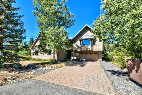 Mountain View Estates House | Bear Cave - Dog Friendly Foosball Quiet Neighborhood