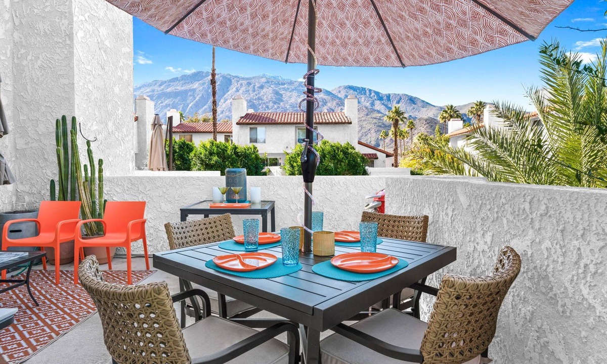 Baristo Condo | Beautiful Baristo Condo w/mountain views-Pools/Hot tubs-Walk to DT Palm Springs!