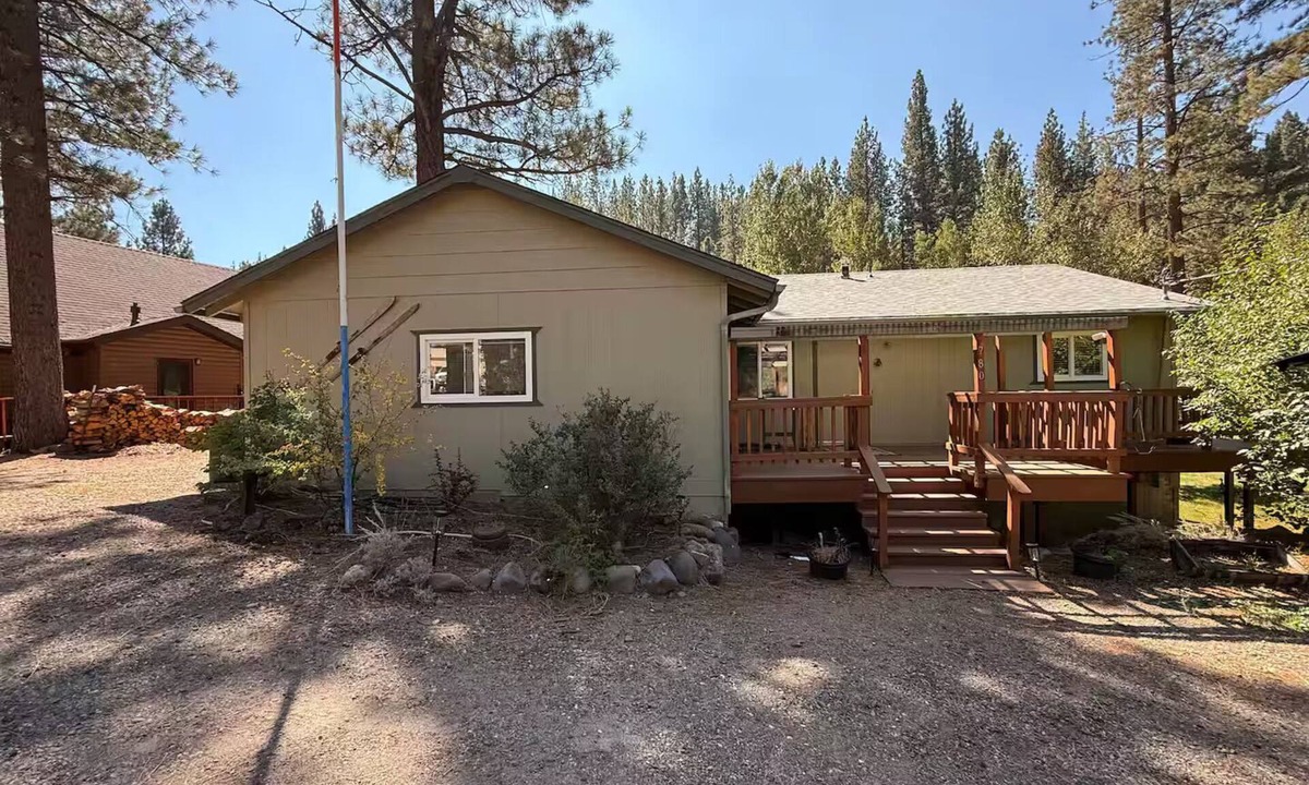 Markleeville House | Beautiful Cabin in the Sierra's sits along the creek. Pet Friendly