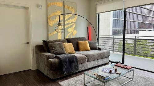 Downtown Apartment | Beautiful Penthouse in the Heart of Santa Monica