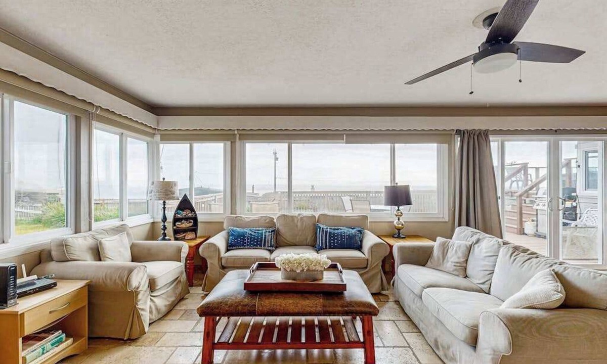 Bodega Bay House | Bodega Bay 3BR ocean-view cottage with hot tub — dogs welcome