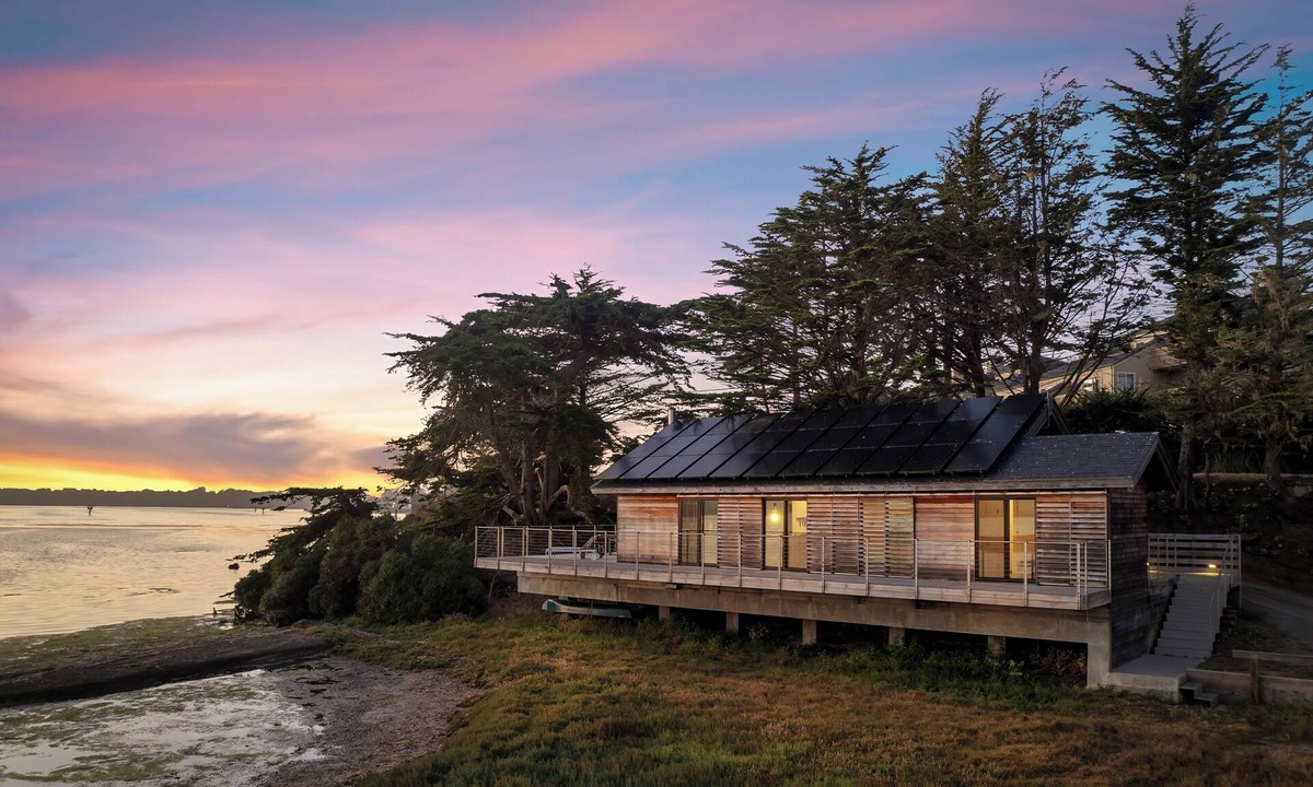 Bodega Bay House | Bodega Bay - Ocean View, Fireplace & BBQ