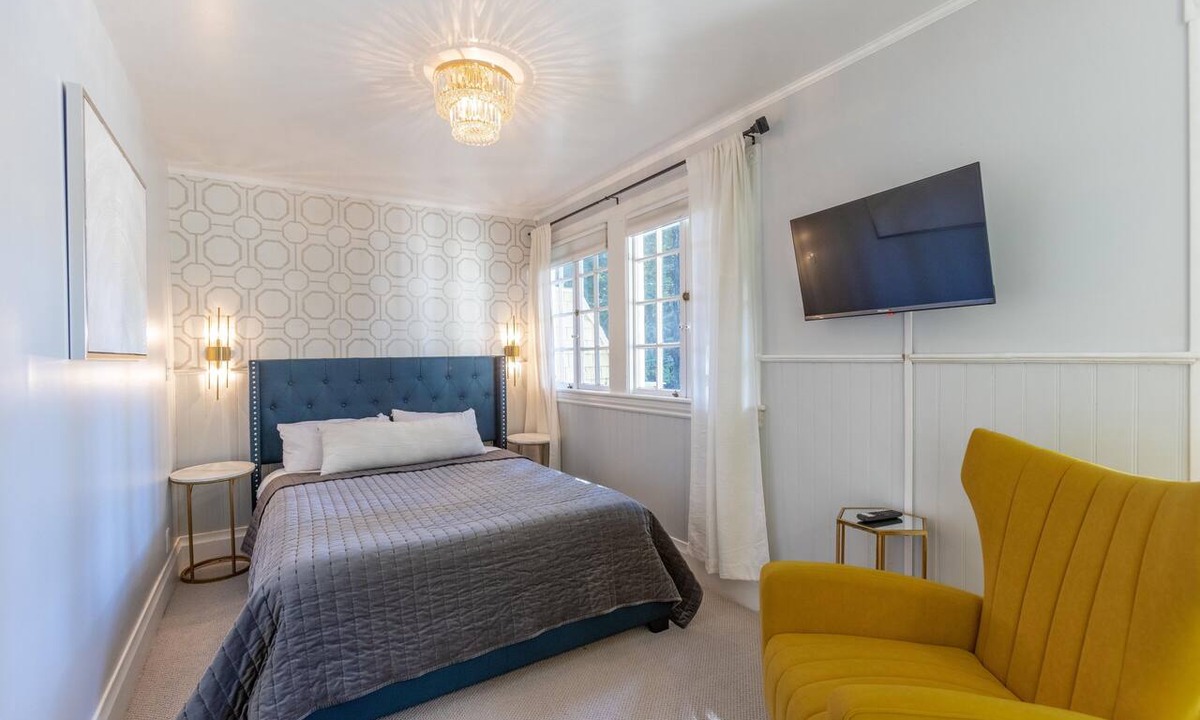 Northwood Hotel | Boho Manor Resort - Room 28