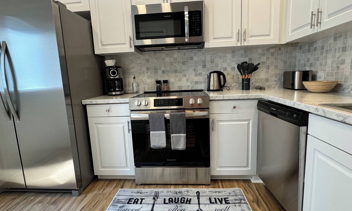Winder House | Bright Spacious Renovated Home. Master on Main Floor.