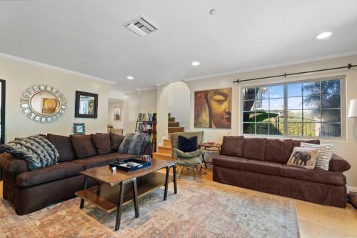 Burbank House | Burbank 4BR with Pool and Hot Tub by Colby and Conrad