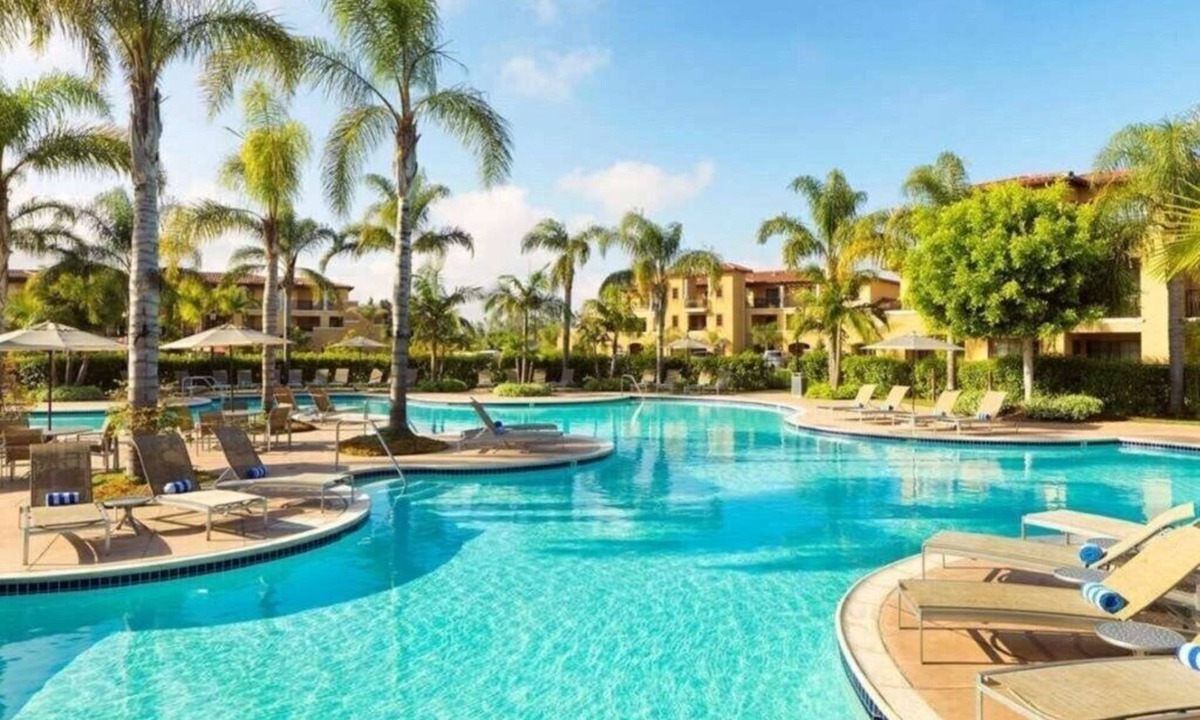 Carlsbad Condo | Carlsbad | Upscale Beach Retreat | Pool + Ocean | 2BR
