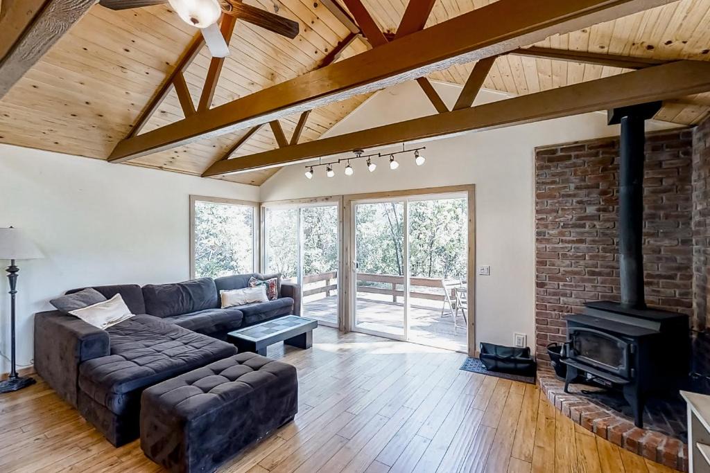 Cascadel Woods House | Cascadel Hideaway