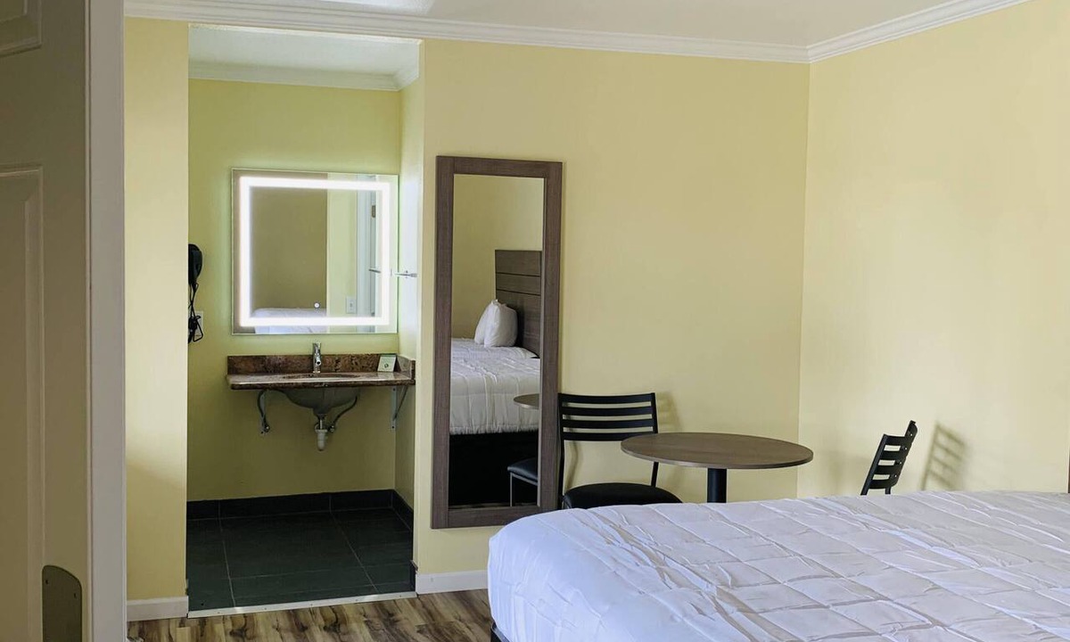 Cayucos Hotel | Central Coast Inn