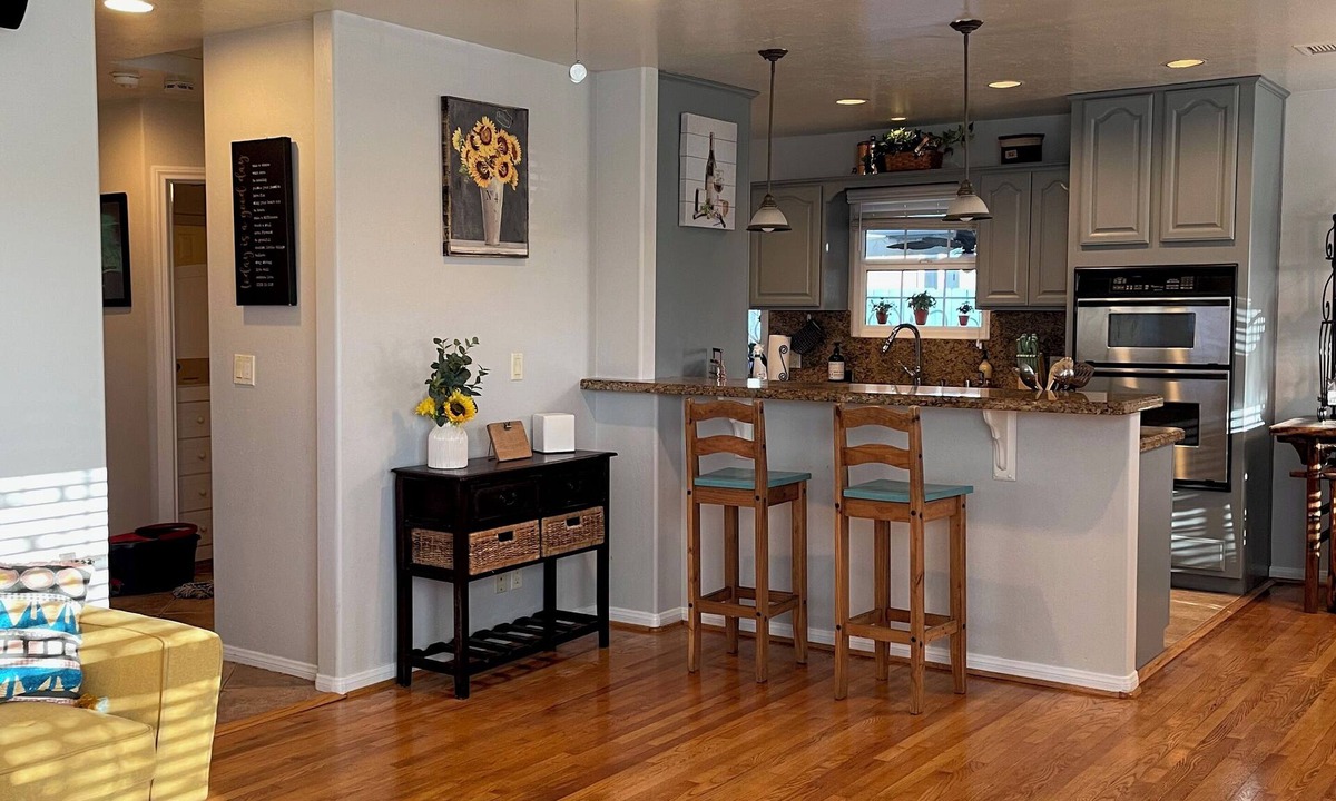 Lincoln Acres House | Centrally located relaxing house in San Diego area!