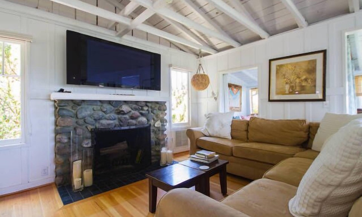 Diamond Crestview Cottage | Charming Cottage with Beautiful Ocean Views