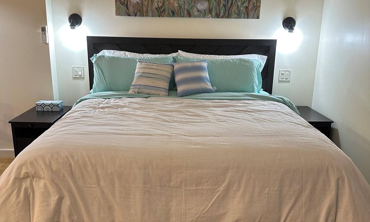 Candler Cottage | Charming Creek View cottage in Candler perfect for a relaxing getaway