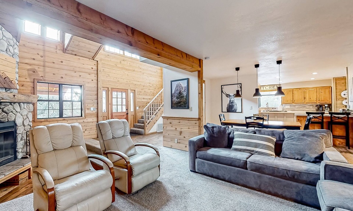 Idyllwild House | Charming dog-friendly home with covered deck, W/D, & mountain view