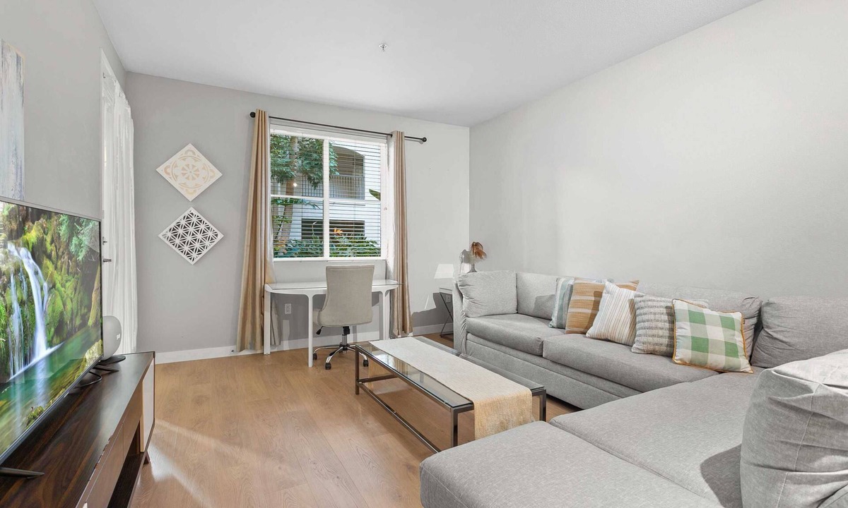 Airport Area Apartment | Charming Scholarship Condo｜Ground Floor｜Pet-Friendly｜Gated Community #17