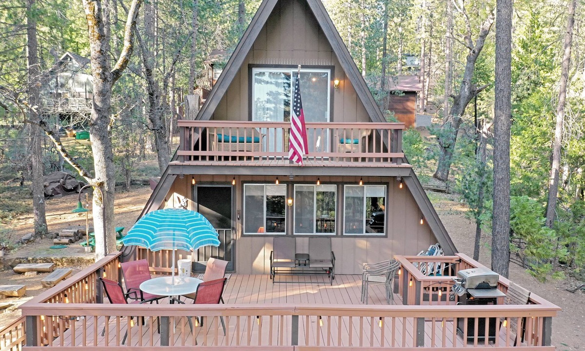 Glencoe Cabin | Cinnamon Bear-A-Frame w/AC!