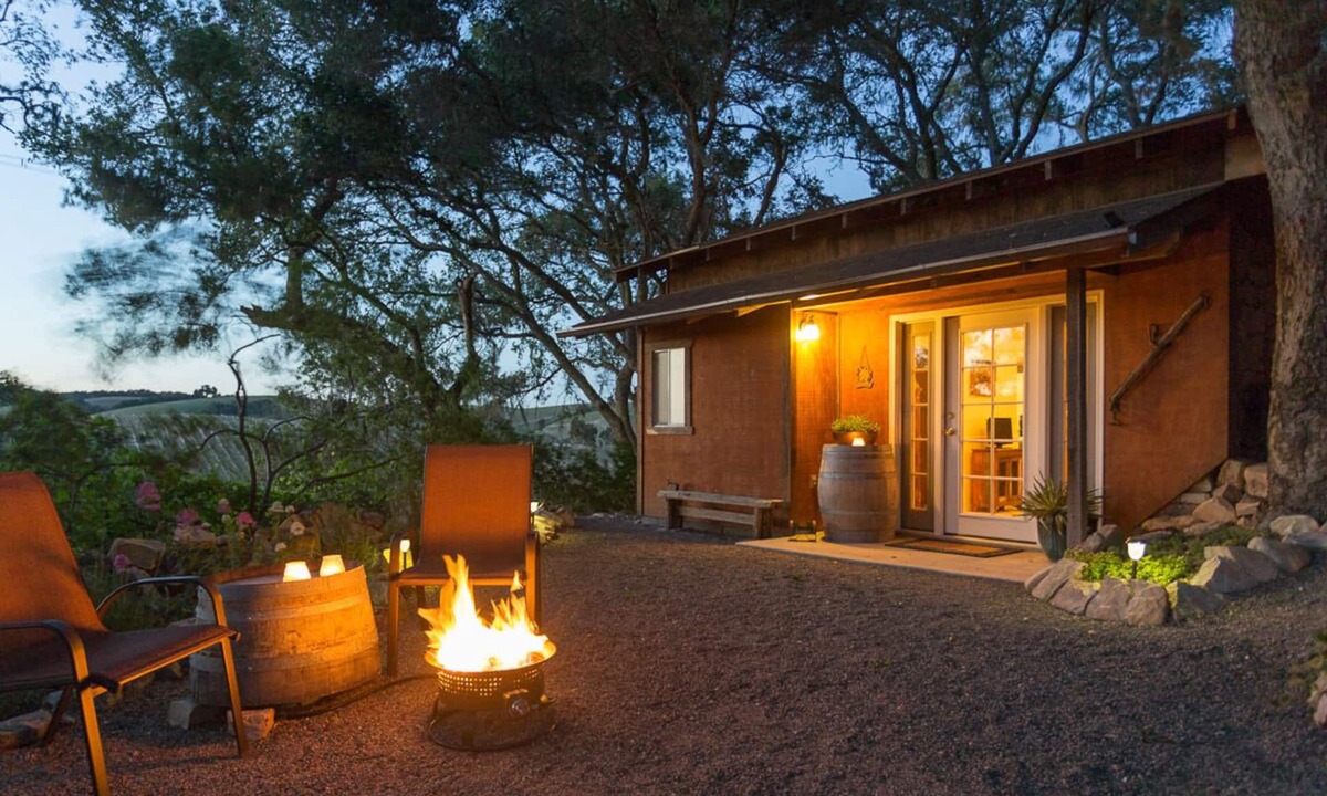 Paso Robles House | Coach House Cottage in heart of wine region with vineyard views
