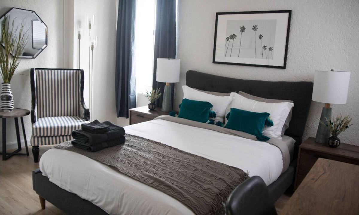Westlake Hotel | Comfortable Studio Near Downtown LA