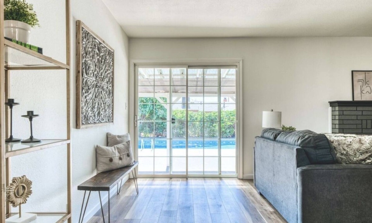 Shasta View House | Convenient Getaway close to it All!