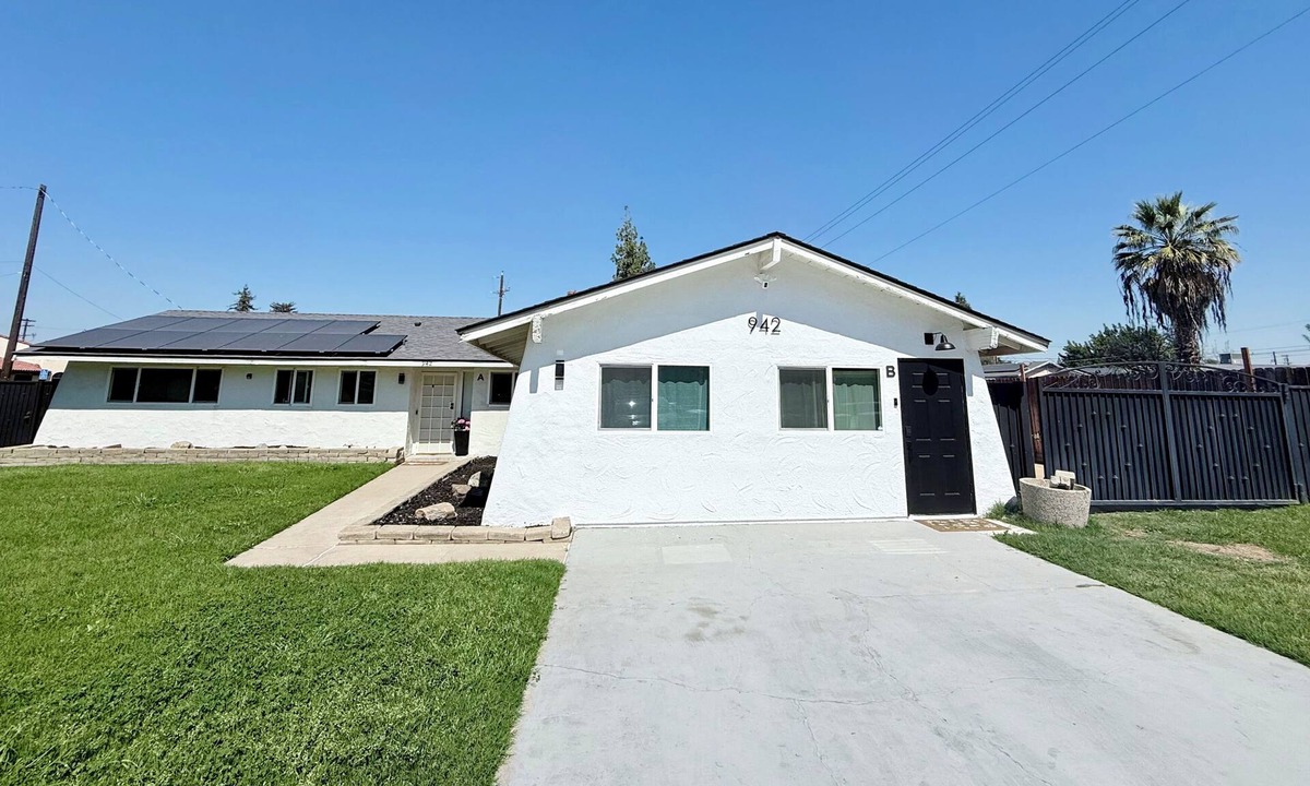 Clovis Cottage | Cozy 1-bedroom cottage in beautiful Clovis with AC and private outdoor patio
