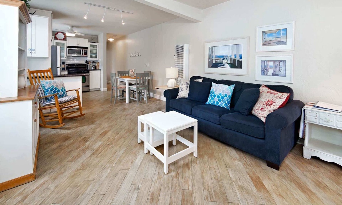 Old Towne House | Cozy Beach Bungalow - Walk to Seal Beach, Shops, Dining