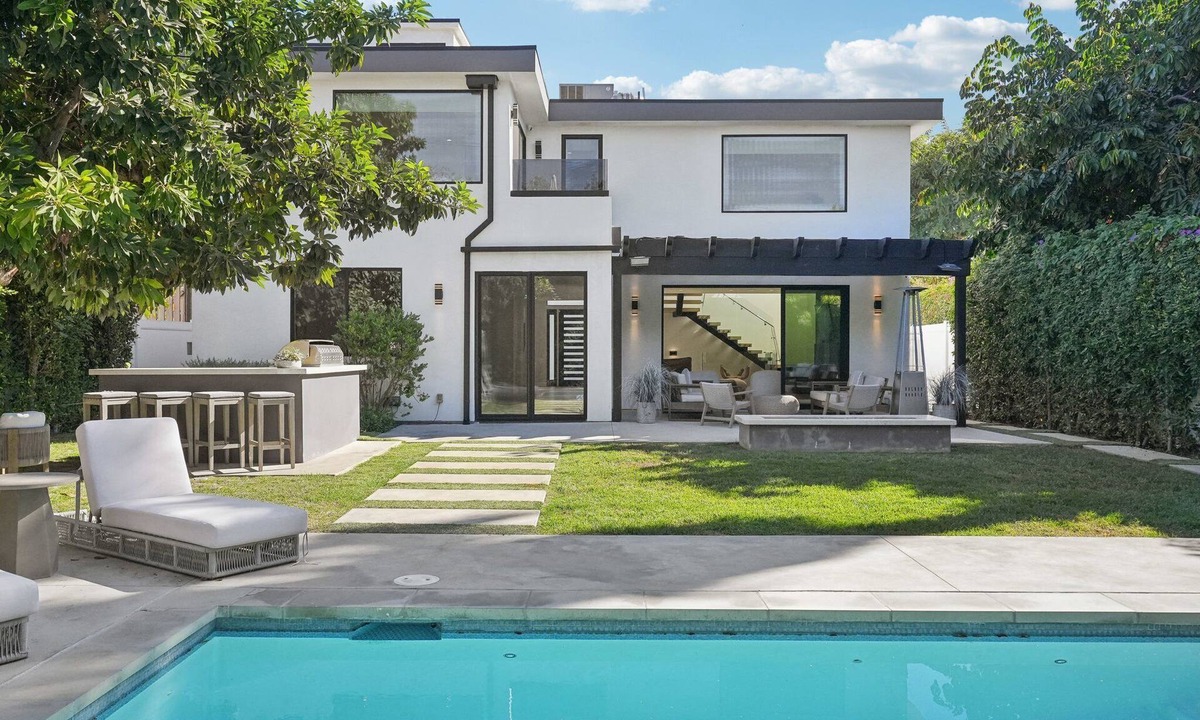 Melrose Villa | Curson Modern - Modern Beverly Grove Masterpiece