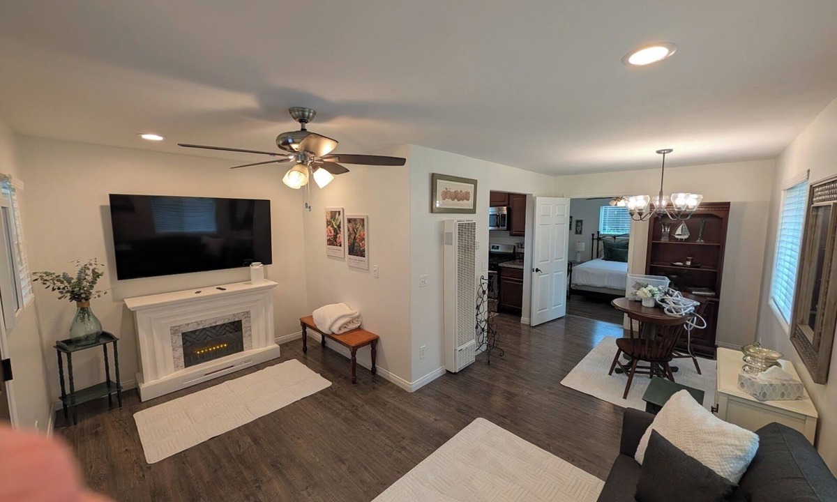 Valley Center House | Cute Cozy 1-bedroom house w/Hot Tub