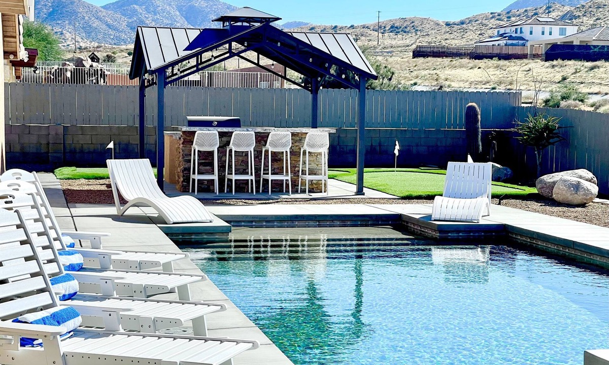 Yucca Valley House | Dark Sky Select:6bd/4ba Pool-Spa-Massive Arcade-Golf-Terrace