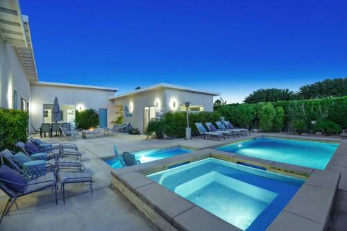Desert Park Estates House | Deja Blue - Alice Lodging