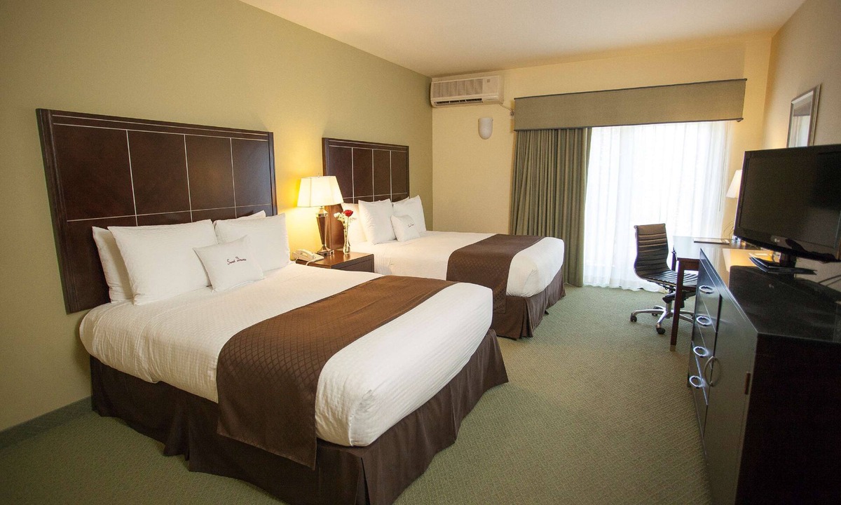 American Canyon Hotel | DoubleTree by Hilton Napa Valley - American Canyon