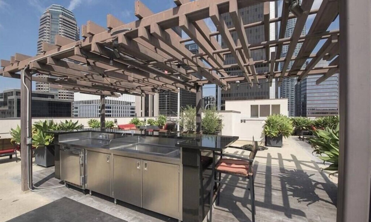 Financial District Resort | DTLA hope