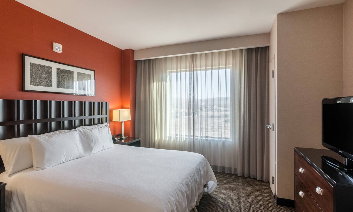Palmdale Hotel | Embassy Suites Palmdale