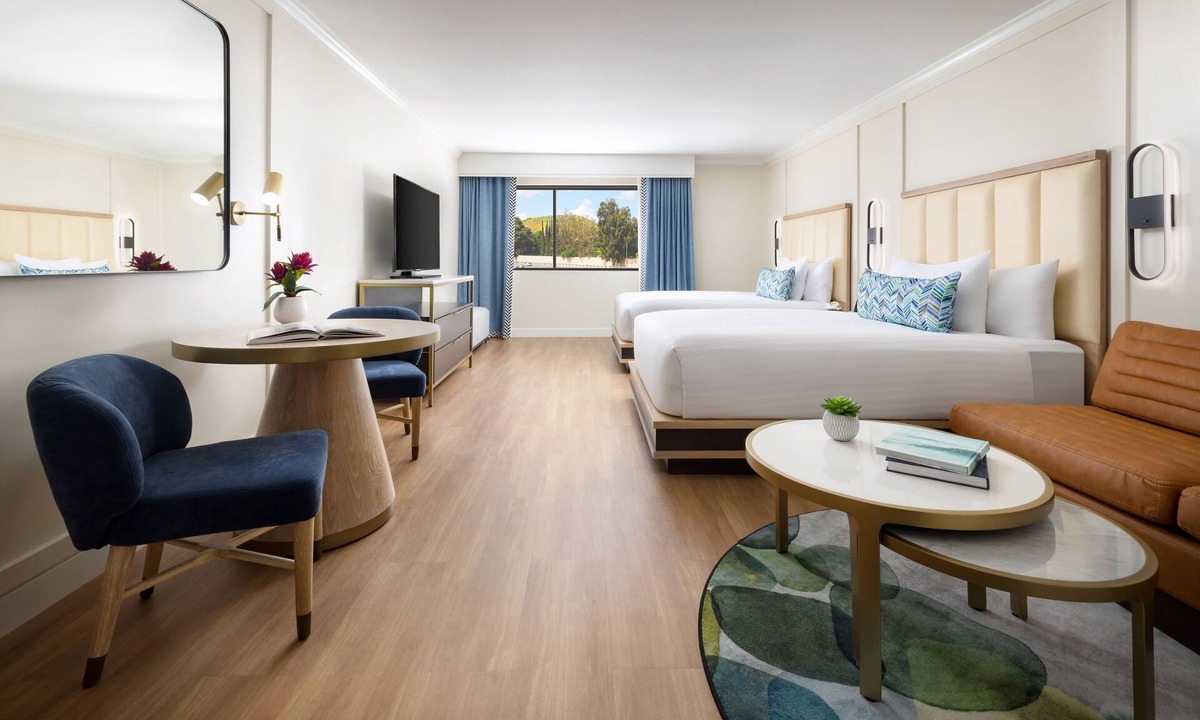 Calabasas Hotel | Ensuring a Very Comfortable & Memorable Stay! Dog-friendly Property, Pool