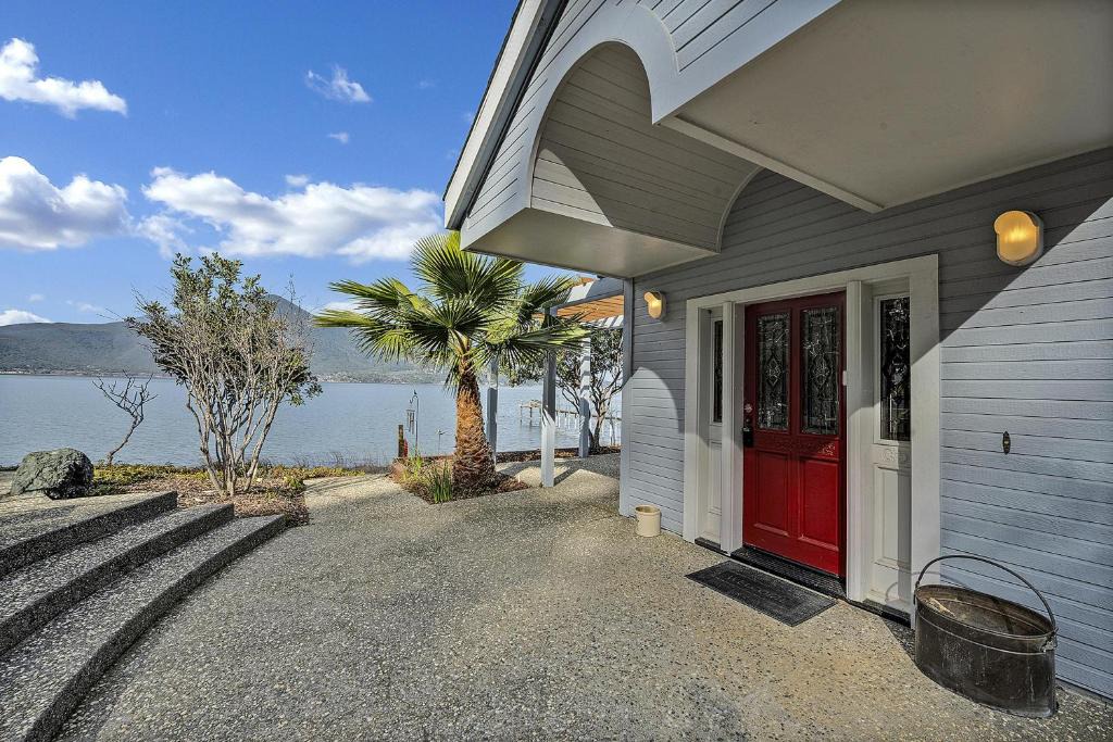 Clearlake House | Falcon Haven