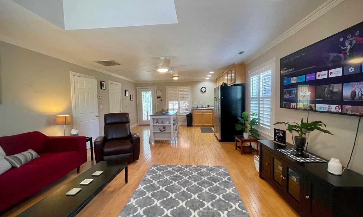 Jackson Apartment | Ferrari House 1BD Hideaway Apartment