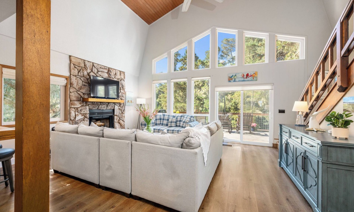 Marine Terrace House | Forest Home with Deck, EV Charger, King Beds