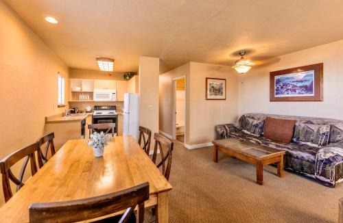 Tahoe Village Apartment | Galaxy Way Close to Stagecoach Chair