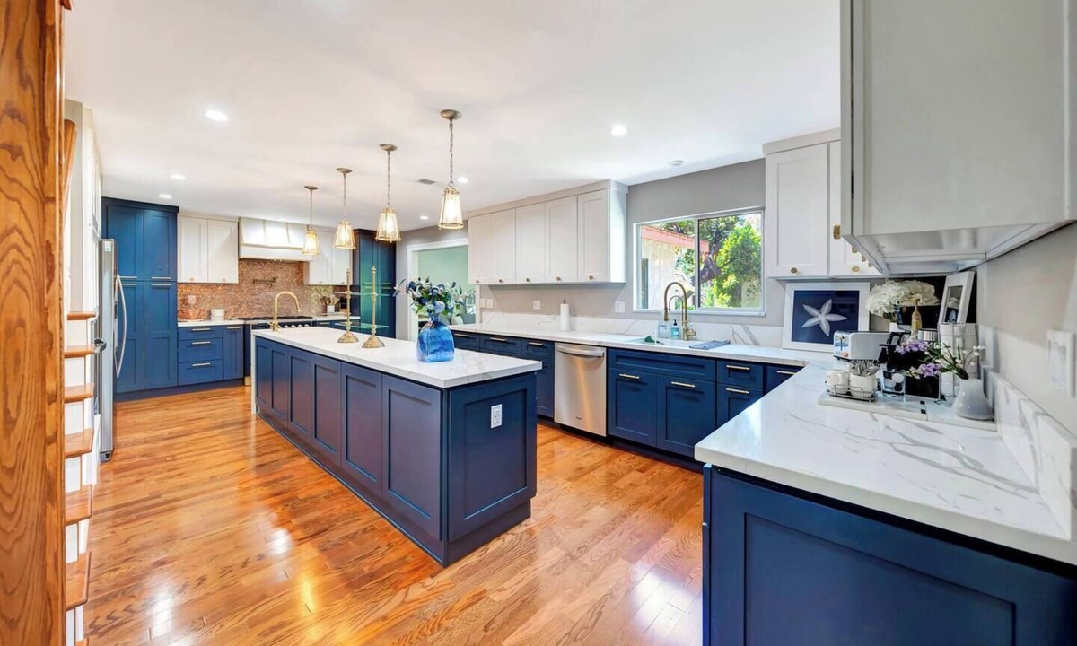 Woodland Hills House | Golf View 3BR w/2 King Beds + Fenced Dog Run