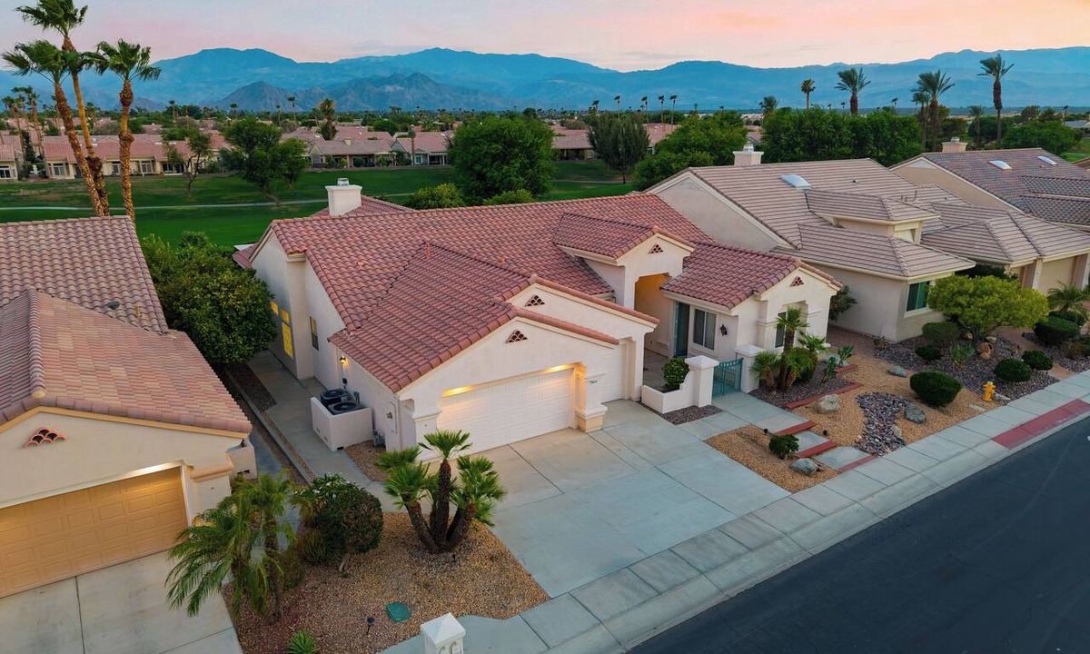 Desert Palms House | Golf Views + BBQ Patio | Mins to Indian Wells | Palm & Par