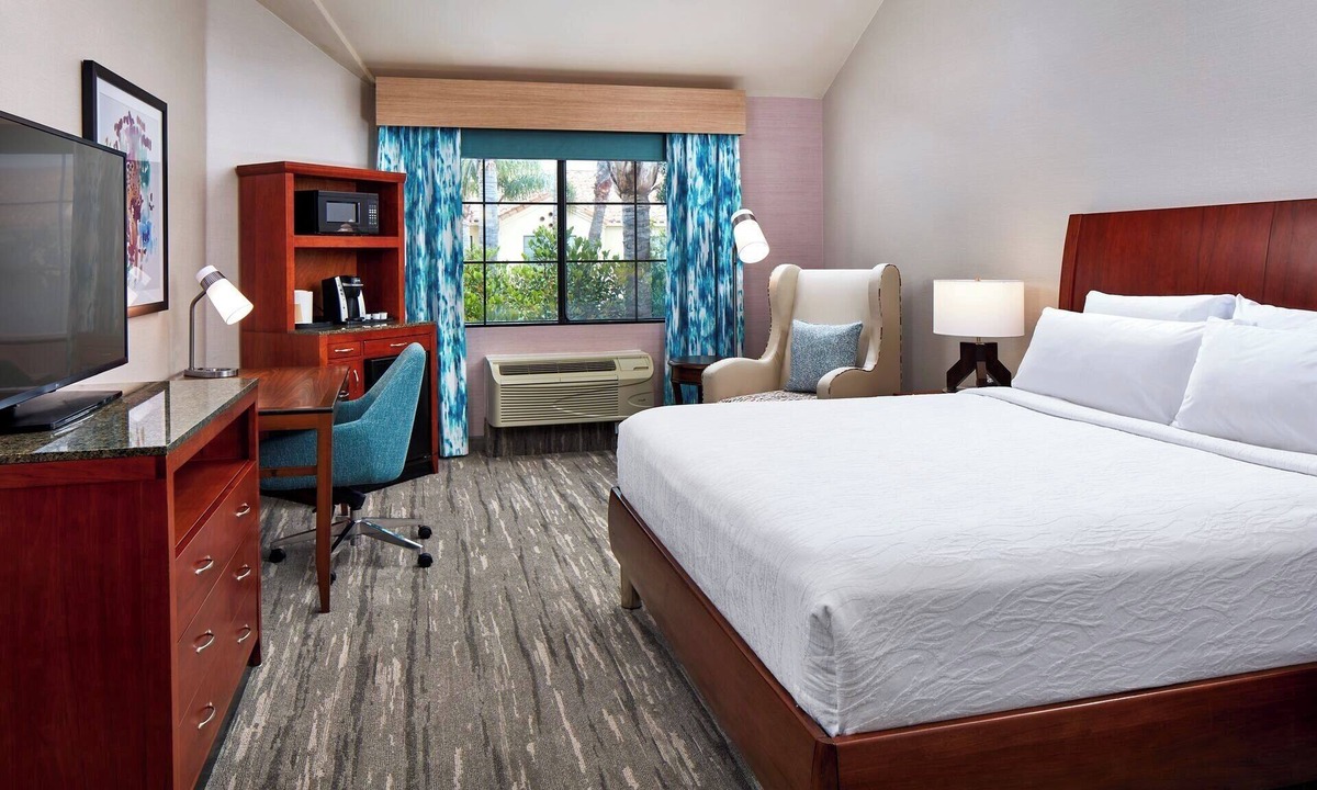 Valencia Hotel | Grand Poolside King | Sunlit Open Layout | Steps to Heated Pool & Hot Tub